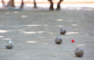 Mehr über den Artikel erfahren Pétanque in der Liga: Ohne Rauch und Pastis